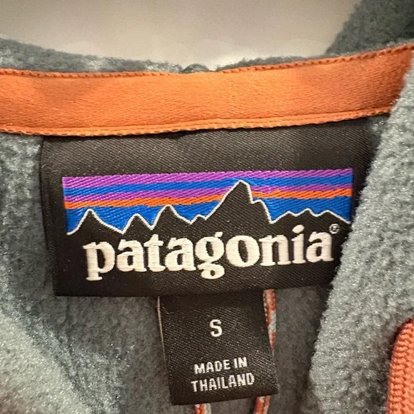 PATAGONIA Women’s Fleece Hoodie - Picture 3 of 3